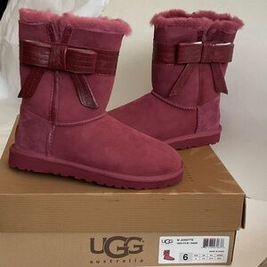 SALE 🎈 UGG JOSSETTE SUEDE SHEEPSKIN LINED Leather Bow CLASSIC SHORT BOOTS New
